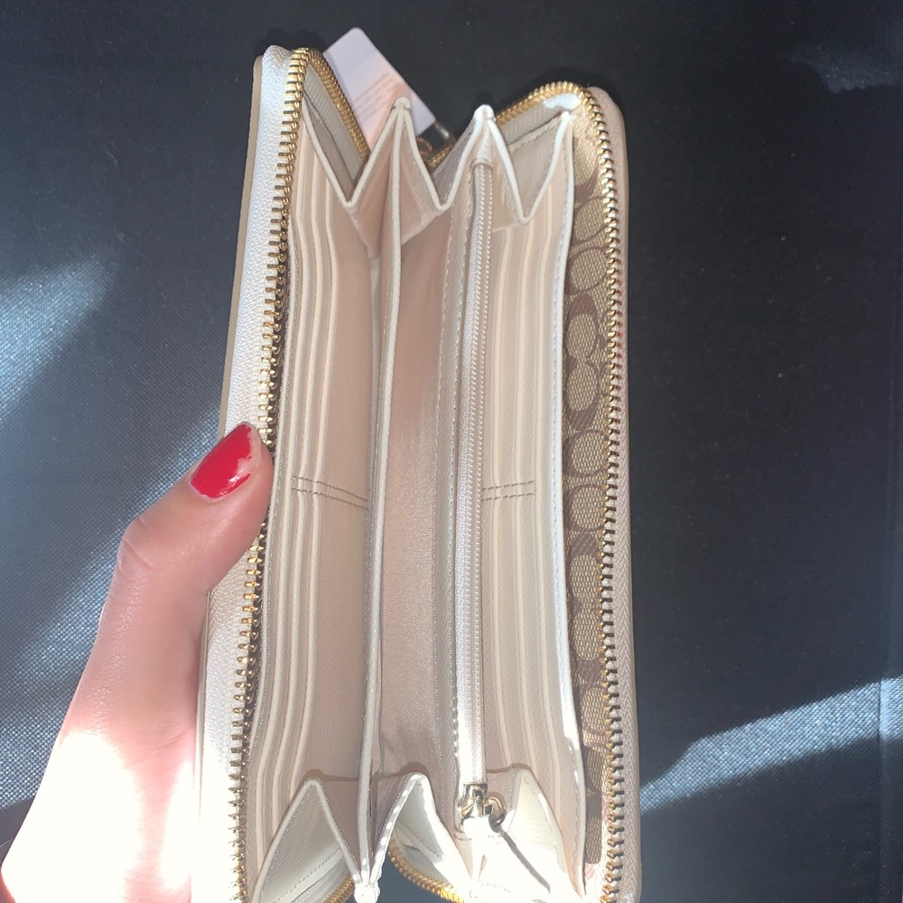 Coach Wallet - Picture 2 of 4
